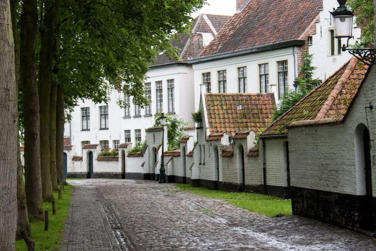 Huswell - Two Guest-rooms In Stylish - Free Bikes Hébergement de vacances Bruges